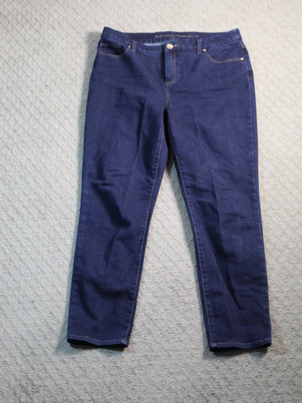 Chico's So Slimming Girlfriend Ankle Size 1.5 / 10 Mid Rise Dark Wash Blue Jeans